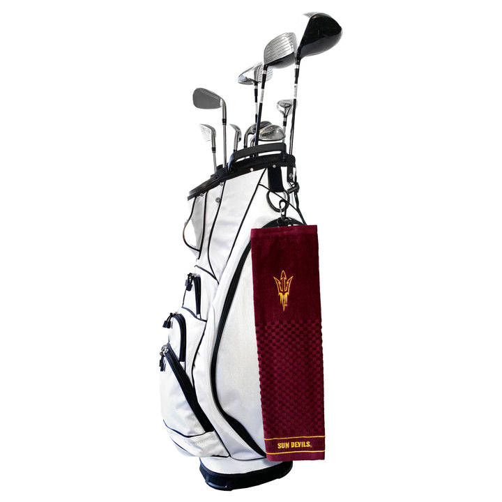 golf towel on golf bag for reference